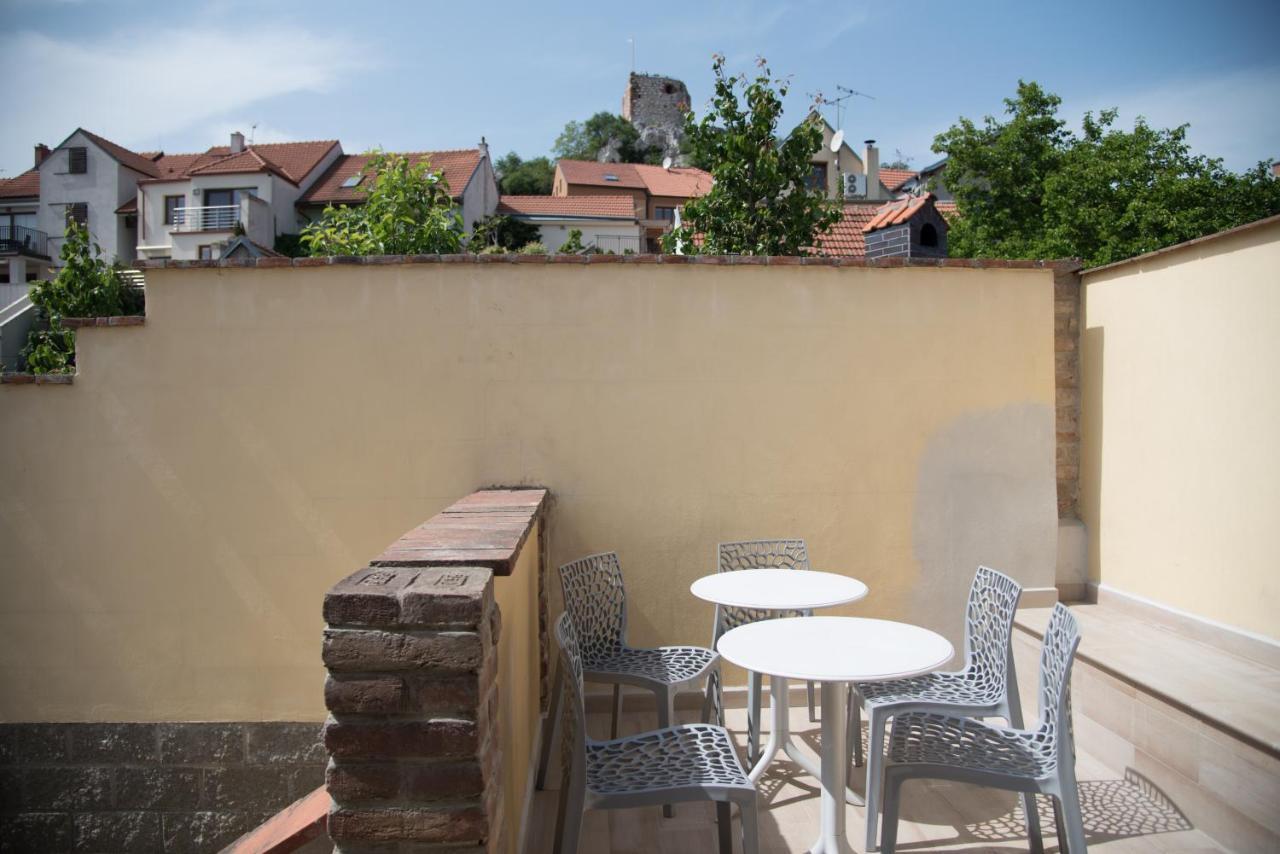 Apartman Veritas Mikulov Eksteriør billede
